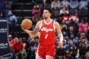 能攻善传！小斯科蒂-皮蓬半场5中3贡献10分5助2断 三分3中2