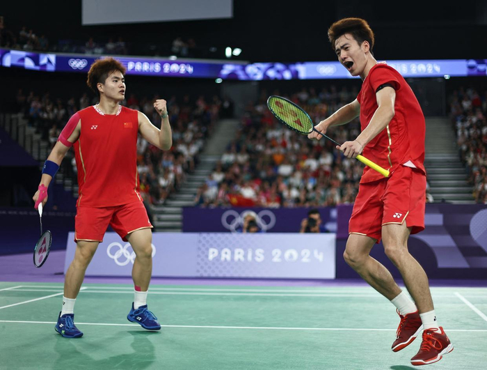 乐鱼平台-再爆大冷，国羽世界第4打了一波13-1仍一轮游！16强决出7席|女双|贾一凡|阿皮里安尼·拉哈尤|印尼羽毛球公开赛|福岛由纪_新浪体育_新浪新闻
